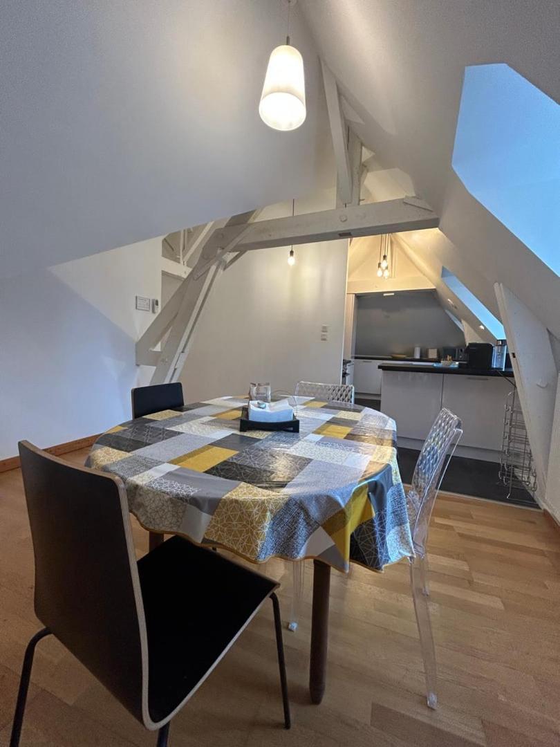 Le Square : Appartement Climatise En Centre Ville Puvatya Dış mekan fotoğraf