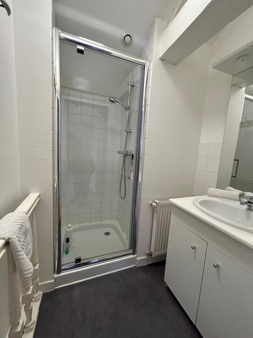 Le Square : Appartement Climatise En Centre Ville Puvatya Dış mekan fotoğraf